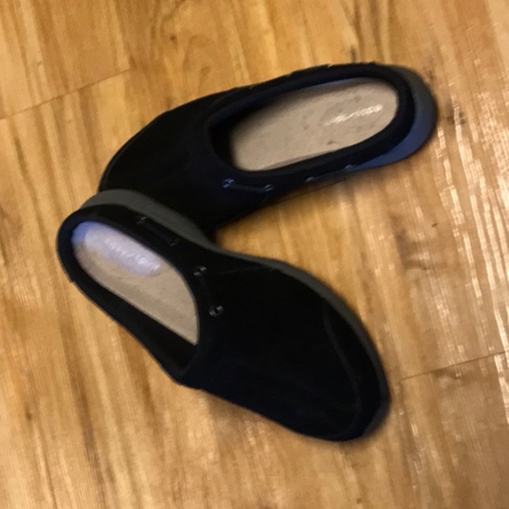 Easy spirit black slip ons size 8 brand new without box never worn